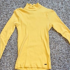 Woman’s long sleeve lettuce turtle neck top